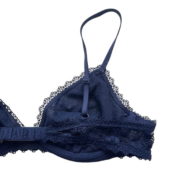 Victoria’s Secret Blue Lace Unlined Underwire Bra Size M Sexy - Picture 10 of 11